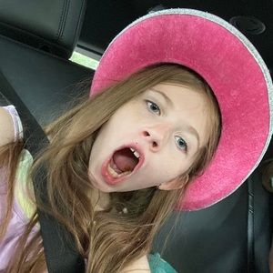 Meet your Posher, Dana